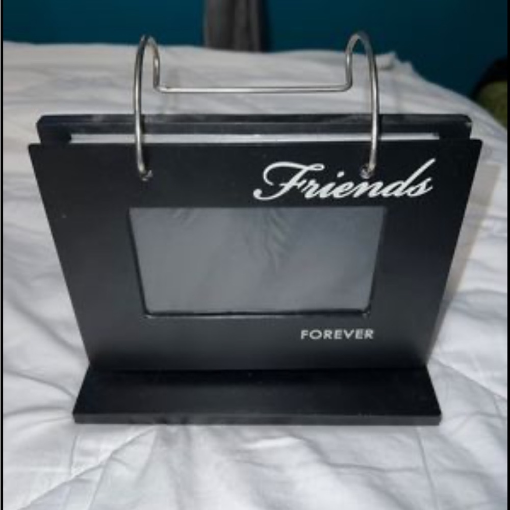 📸 Friends Forever Multi-Picture Flip Photo Frame – Perfect Gift for Best Friend